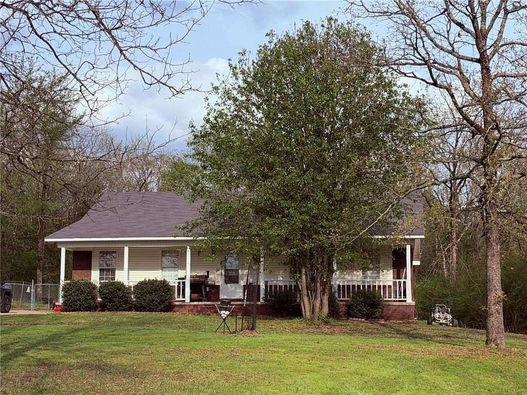 1.5 Acres of Land with Home for Sale in Lamar, Arkansas