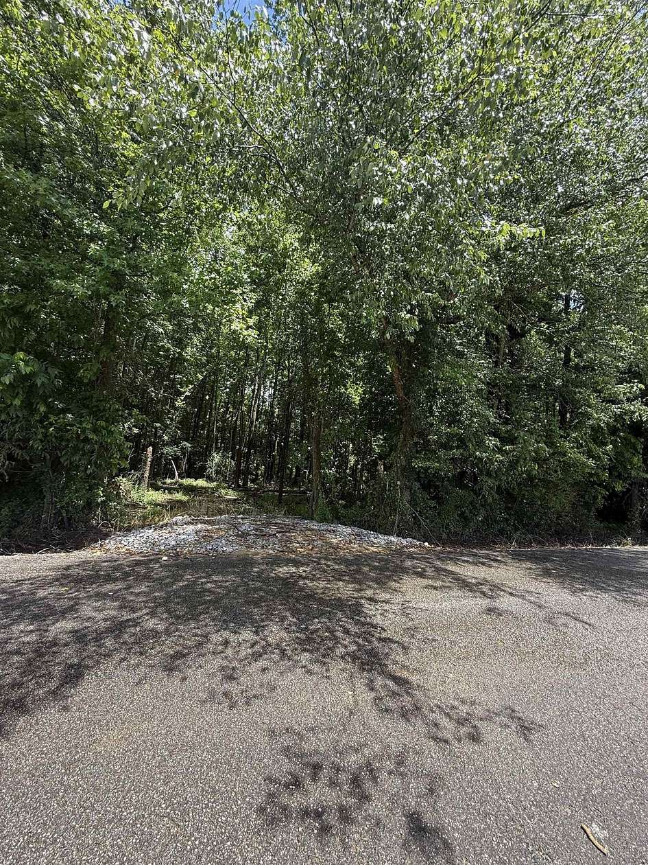 9.49 Acres of Residential Land for Sale in Moscow, Tennessee