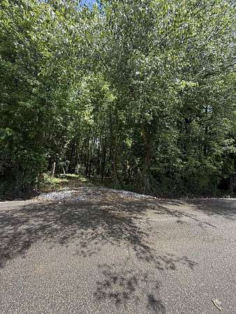 9.49 Acres of Residential Land for Sale in Moscow, Tennessee