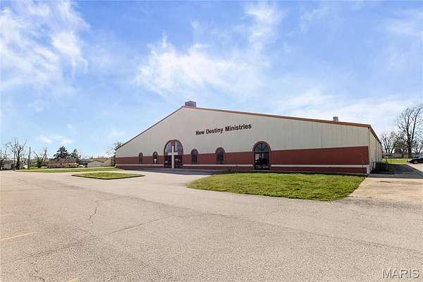5.35 Acres of Improved Commercial Land for Sale in Cahokia, Illinois