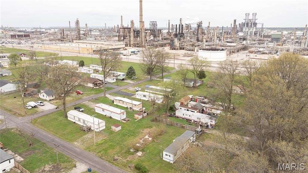 0.14 Acres of Residential Land for Sale in South Roxana, Illinois