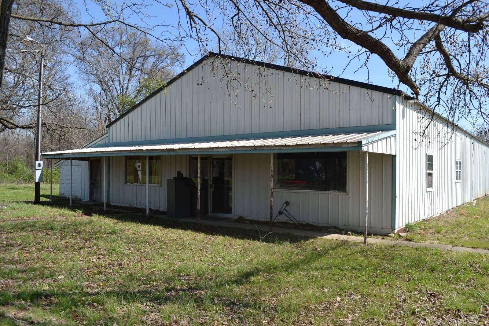 6.65 Acres of Commercial Land for Sale in Fairfield, Illinois