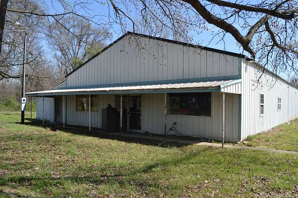 6.65 Acres of Commercial Land for Sale in Fairfield, Illinois