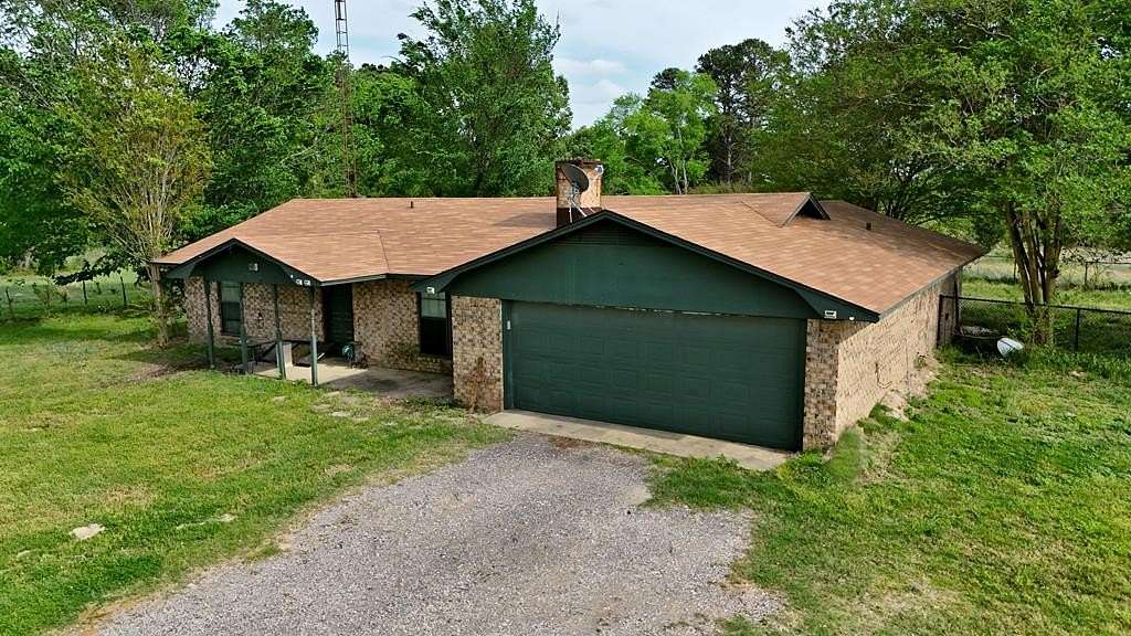 5.85 Acres of Land with Home for Sale in LaRue, Texas
