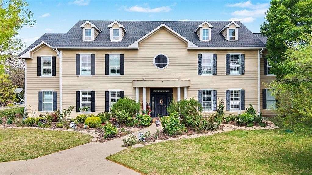 2.33 Acres of Land with Home for Sale in Fairview, Texas