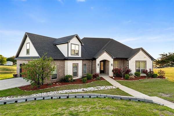 2.33 Acres of Land with Home for Sale in Ennis, Texas