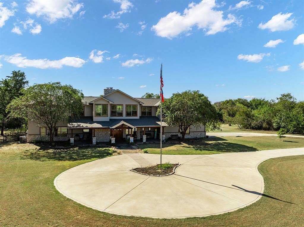 23.9 Acres of Improved Land for Sale in Hillsboro, Texas