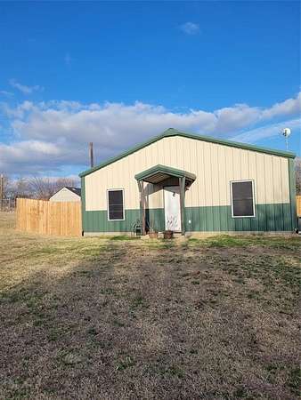 5.2 Acres of Land with Home for Lease in Boyd, Texas
