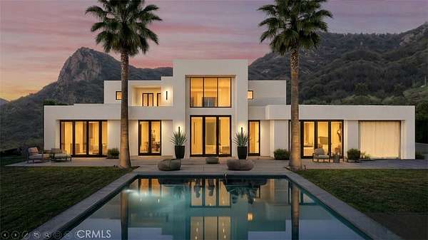 9.89 Acres of Land for Sale in Agoura Hills, California
