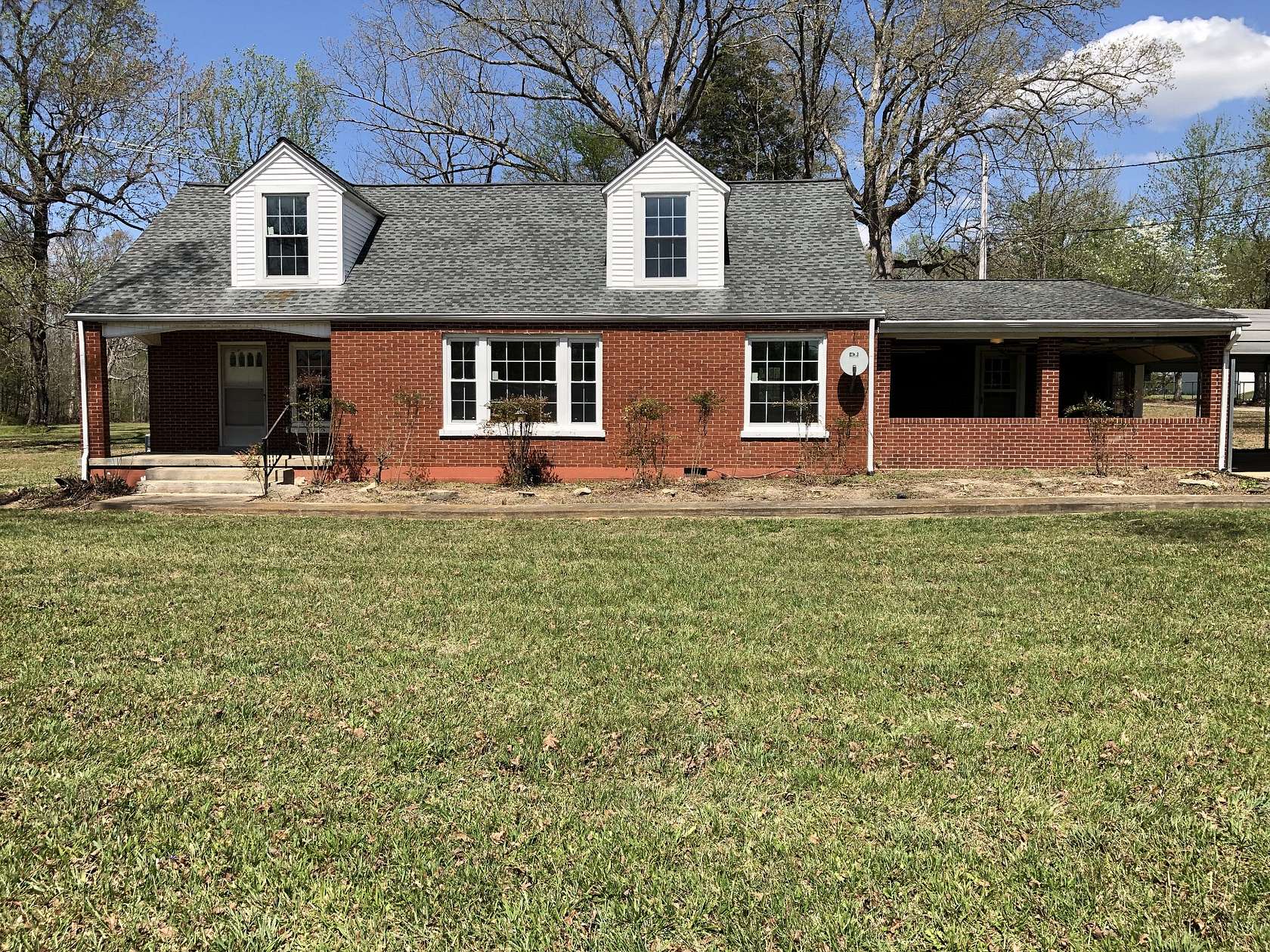 1.8 Acres of Land with Home for Sale in Lawrenceburg, Tennessee