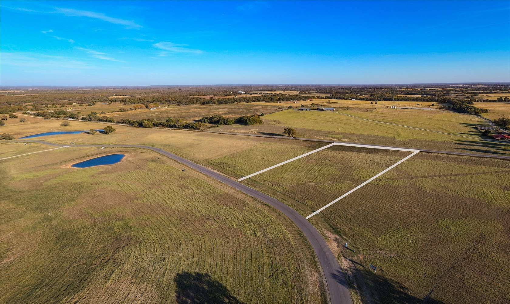 2 Acres of Residential Land for Sale in Bowie, Texas