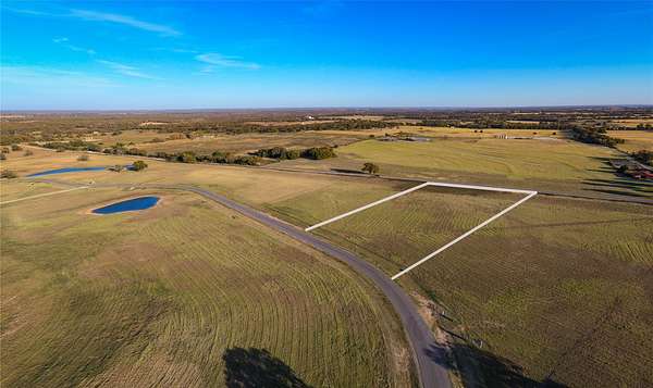 2 Acres of Residential Land for Sale in Bowie, Texas