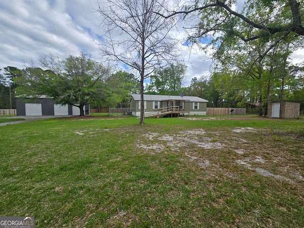 1.67 Acres of Land with Home for Sale in Jesup, Georgia