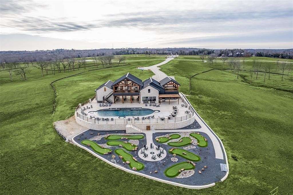 1 Acre of Residential Land for Sale in Windom, Texas