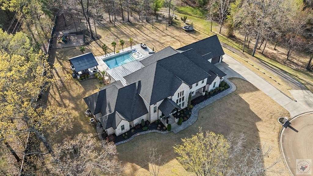 4 Acres of Land with Home for Sale in Texarkana, Texas