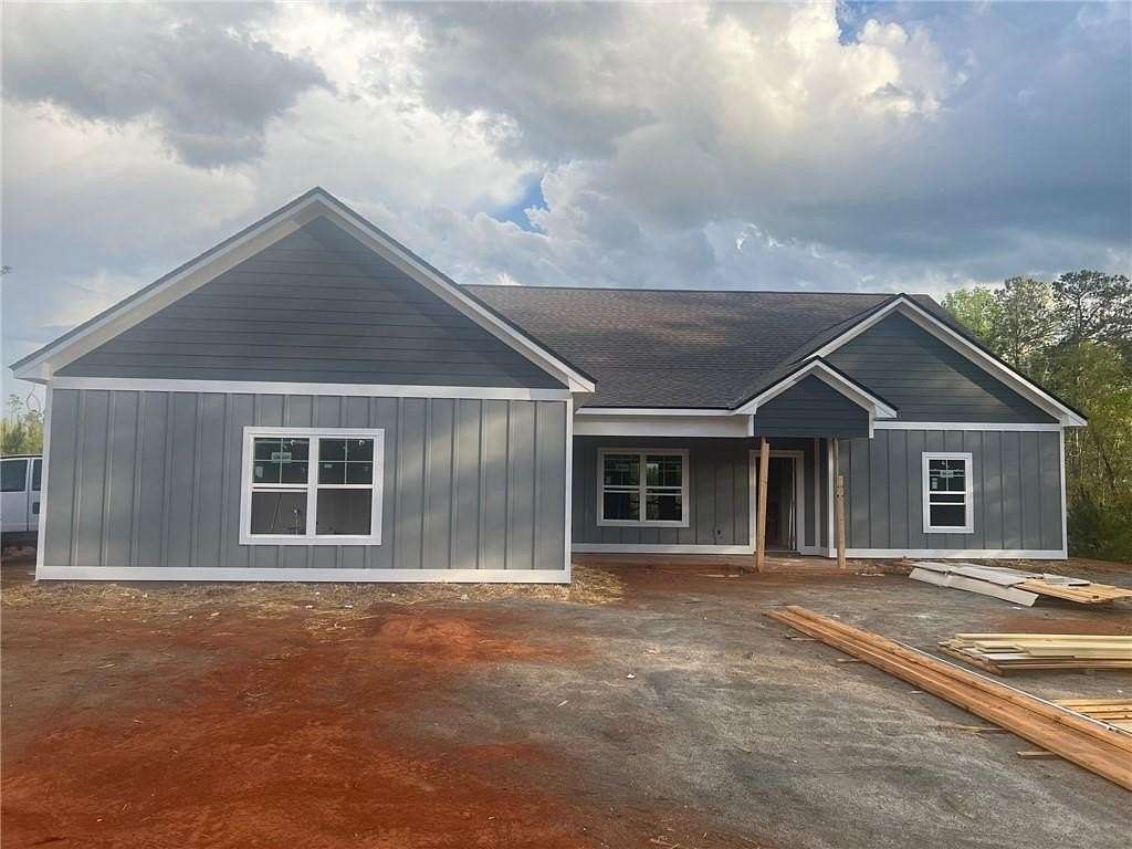 5 Acres of Land with Home for Sale in Salem, Alabama