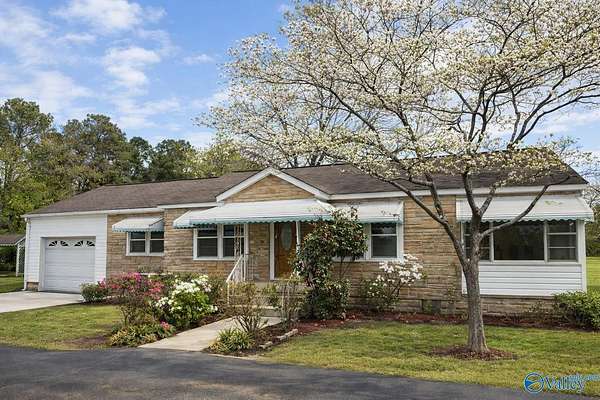 6 Acres of Land with Home for Sale in Boaz, Alabama