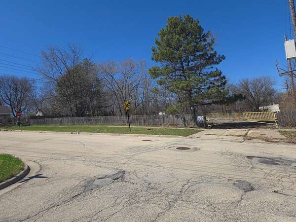 0.2 Acres of Mixed-Use Land for Sale in Elgin, Illinois