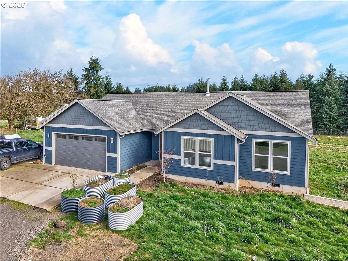 1.74 Acres of Land with Home for Sale in Castle Rock, Washington