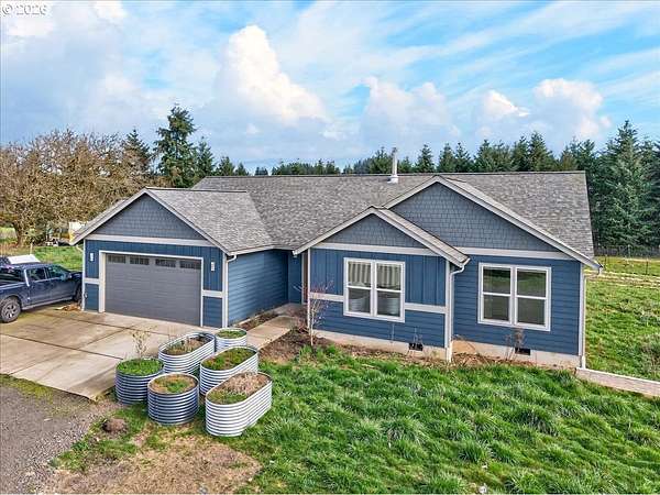 1.74 Acres of Land with Home for Sale in Castle Rock, Washington