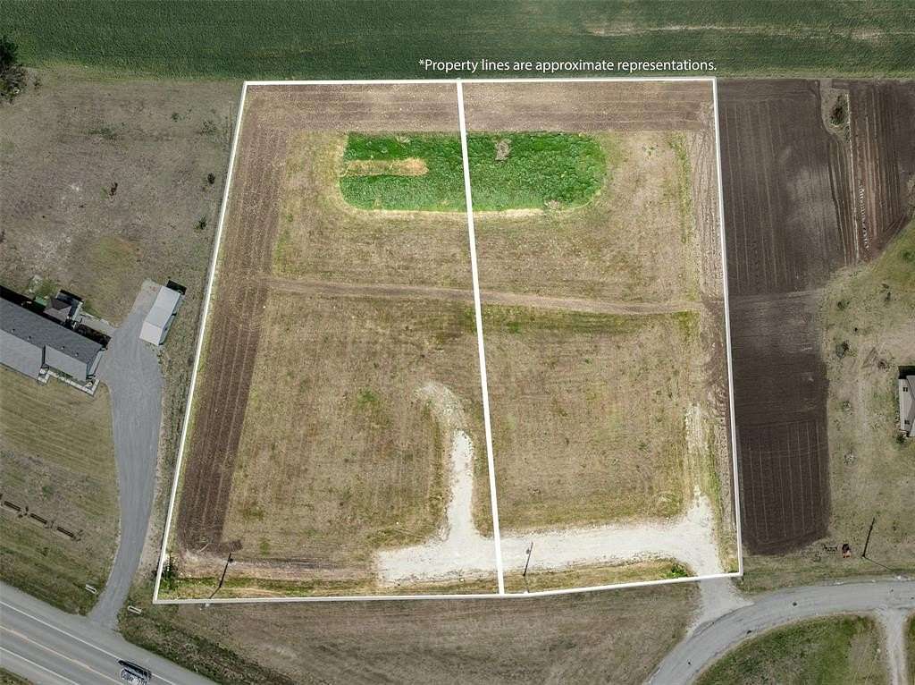 2 Acres of Residential Land for Sale in Whitewright, Texas