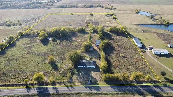 20 Acres of Agricultural Land with Home for Sale in Honey Grove, Texas