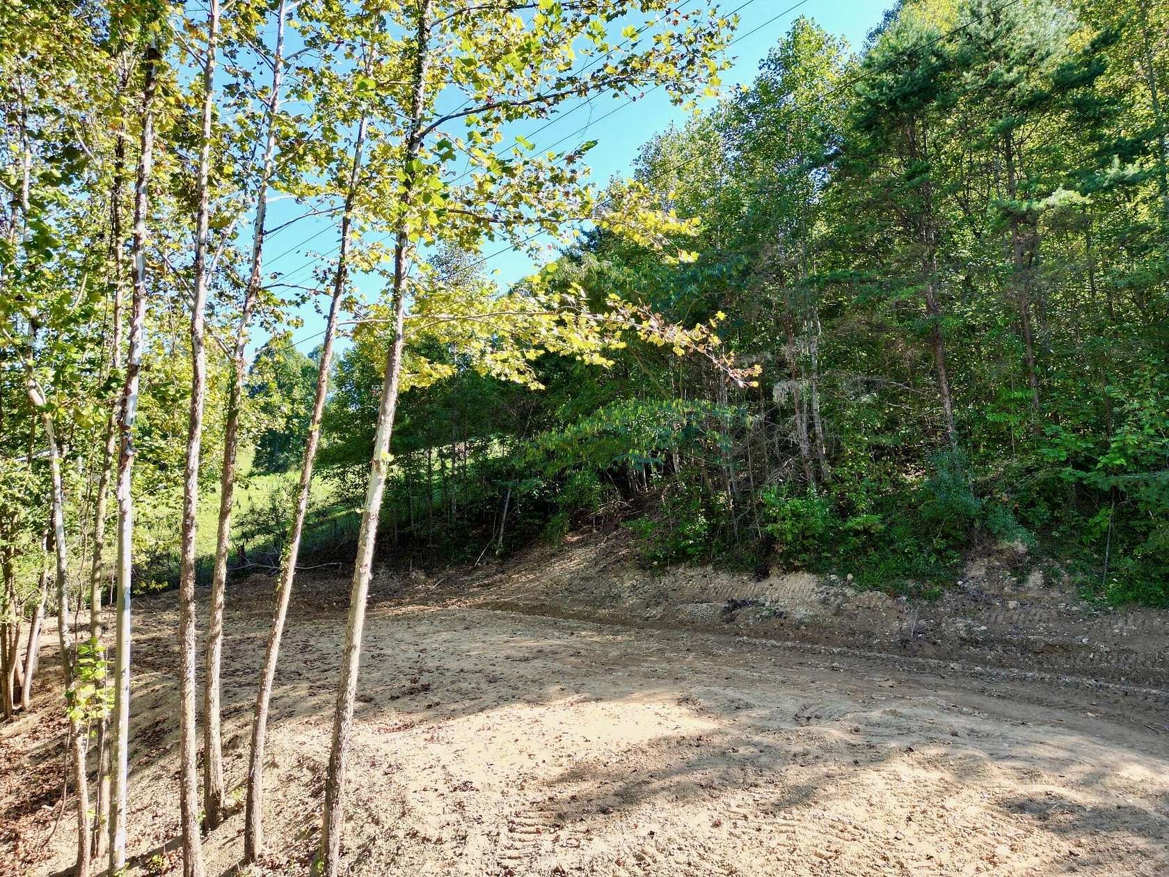 2.87 Acres of Land for Sale in Beattyville, Kentucky