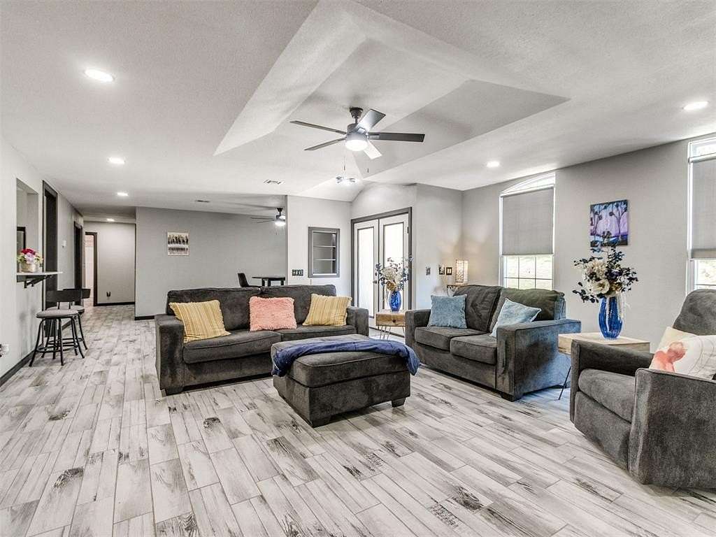 2.59 Acres of Improved Mixed-Use Land for Sale in Choctaw, Oklahoma