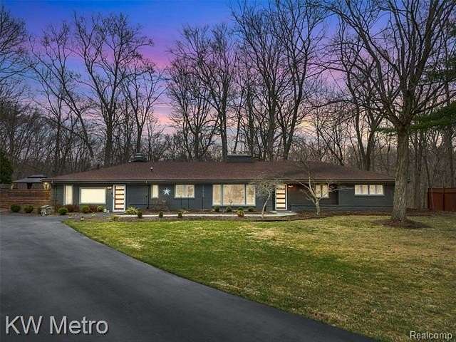 2.36 Acres of Land with Home for Sale in Southfield, Michigan