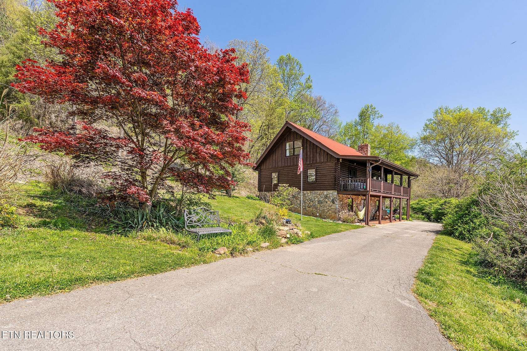 16.4 Acres of Recreational Land with Home for Sale in Jacksboro, Tennessee