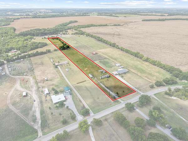 5 Acres of Residential Land for Sale in Whitewright, Texas