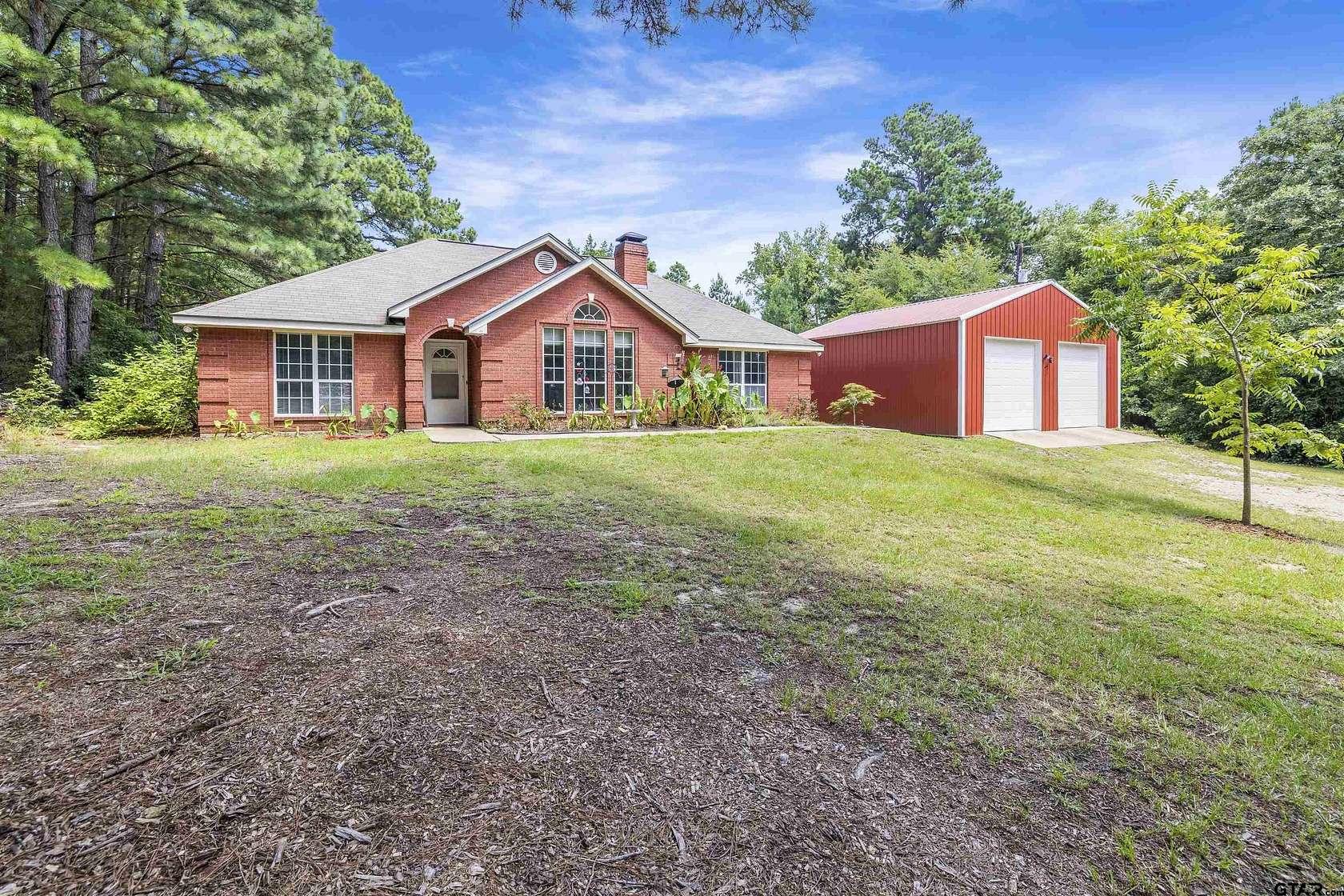 15 Acres of Land with Home for Sale in Tyler, Texas