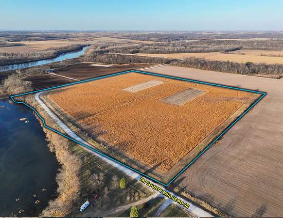 39.6 Acres of Recreational Land for Sale in Lone Tree, Iowa