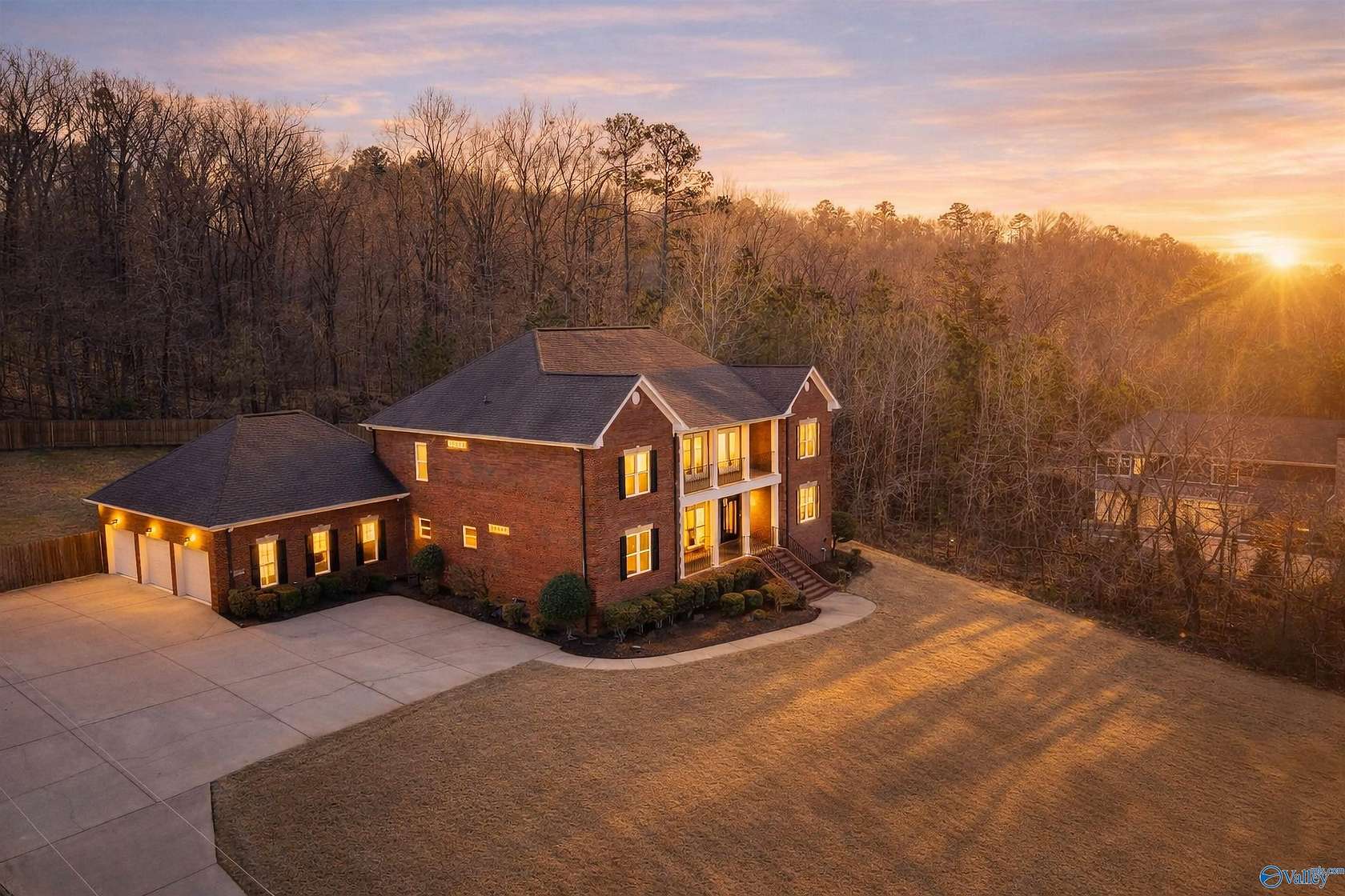 2.5 Acres of Land with Home for Sale in Decatur, Alabama