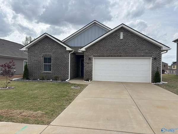 78 Acres of Land with Home for Lease in Harvest, Alabama