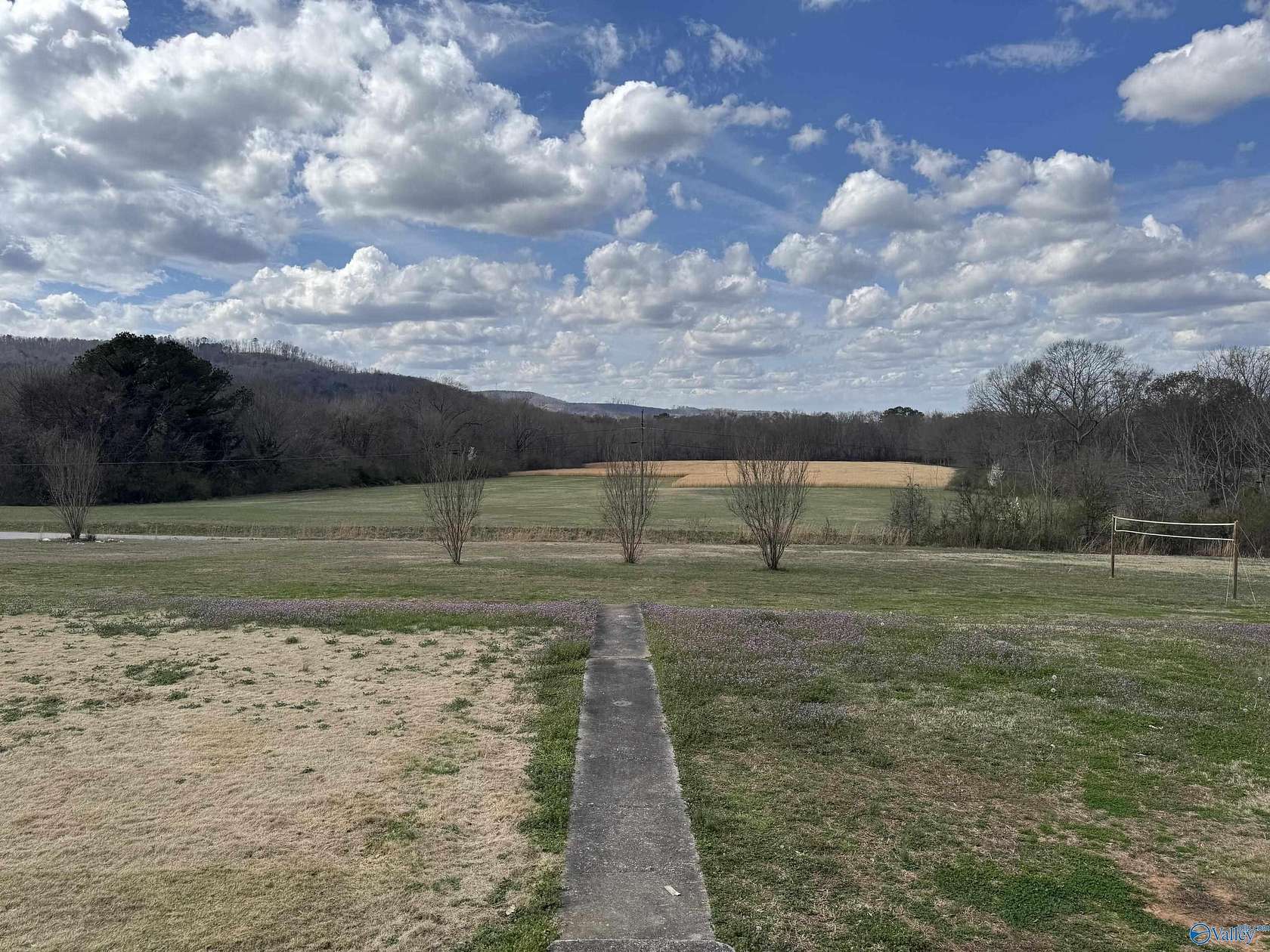 32 Acres of Land with Home for Sale in Somerville, Alabama