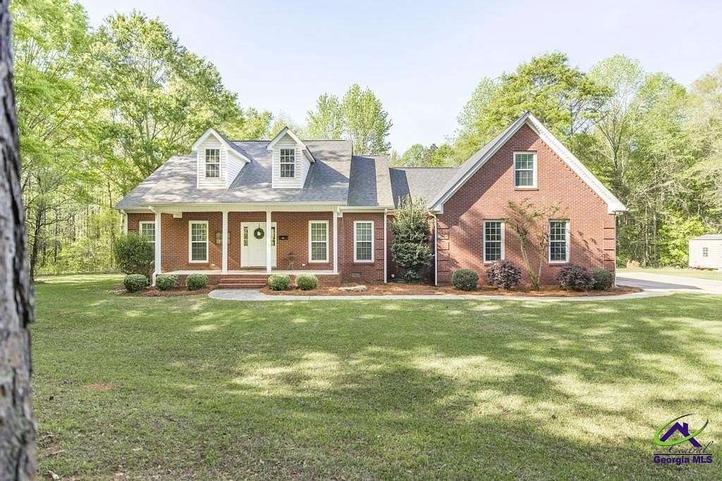 12 Acres of Land with Home for Sale in Haddock, Georgia