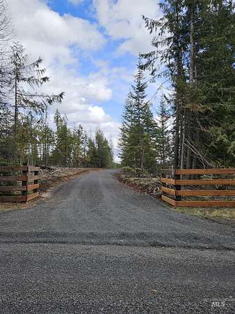 5 Acres of Residential Land for Sale in Weippe, Idaho