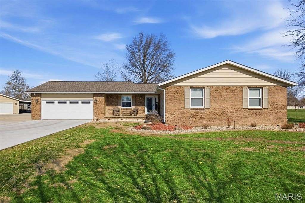 2.18 Acres of Land with Home for Sale in Highland, Illinois