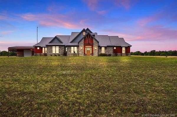 123 Acres of Agricultural Land with Home for Sale in Calera, Oklahoma