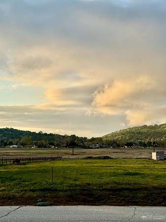 1 Acre of Residential Land for Sale in Tehachapi, California