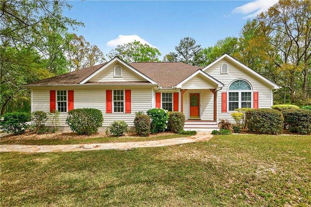 2.78 Acres of Land with Home for Sale in Sharpsburg, Georgia