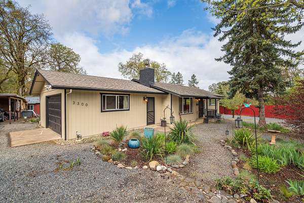 1.56 Acres of Land with Home for Sale in Grants Pass, Oregon