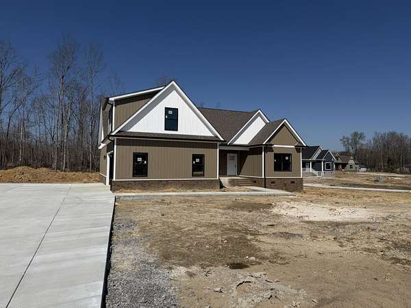 1.85 Acres of Land with Home for Sale in Wartrace, Tennessee