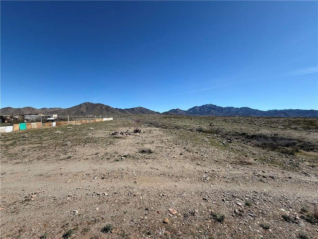1.25 Acres of Residential Land for Sale in Dolan Springs, Arizona