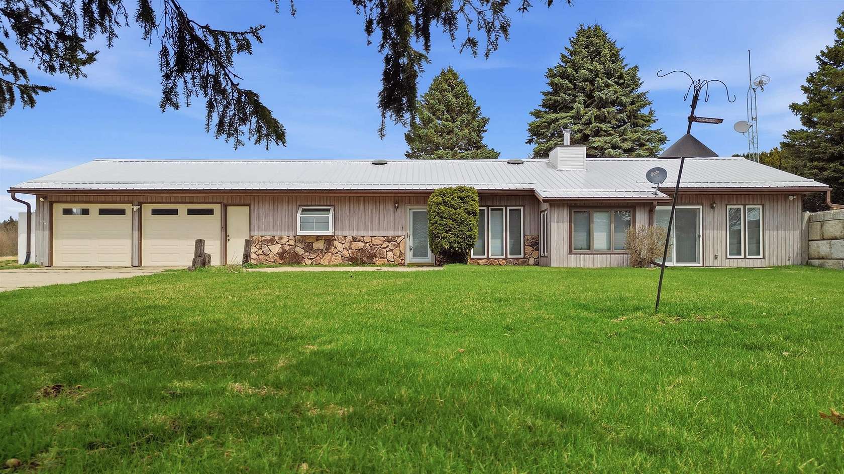 2 Acres of Land with Home for Sale in Polo, Illinois