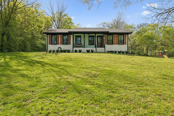 2 Acres of Land with Home for Sale in Franklin, Tennessee