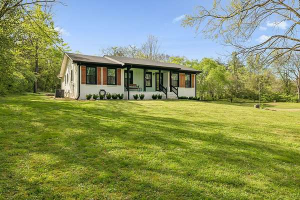 2 Acres of Land with Home for Sale in Franklin, Tennessee