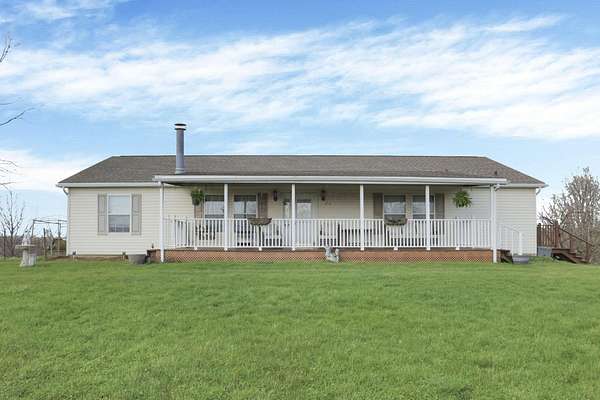 9.64 Acres of Land with Home for Sale in Frazeysburg, Ohio