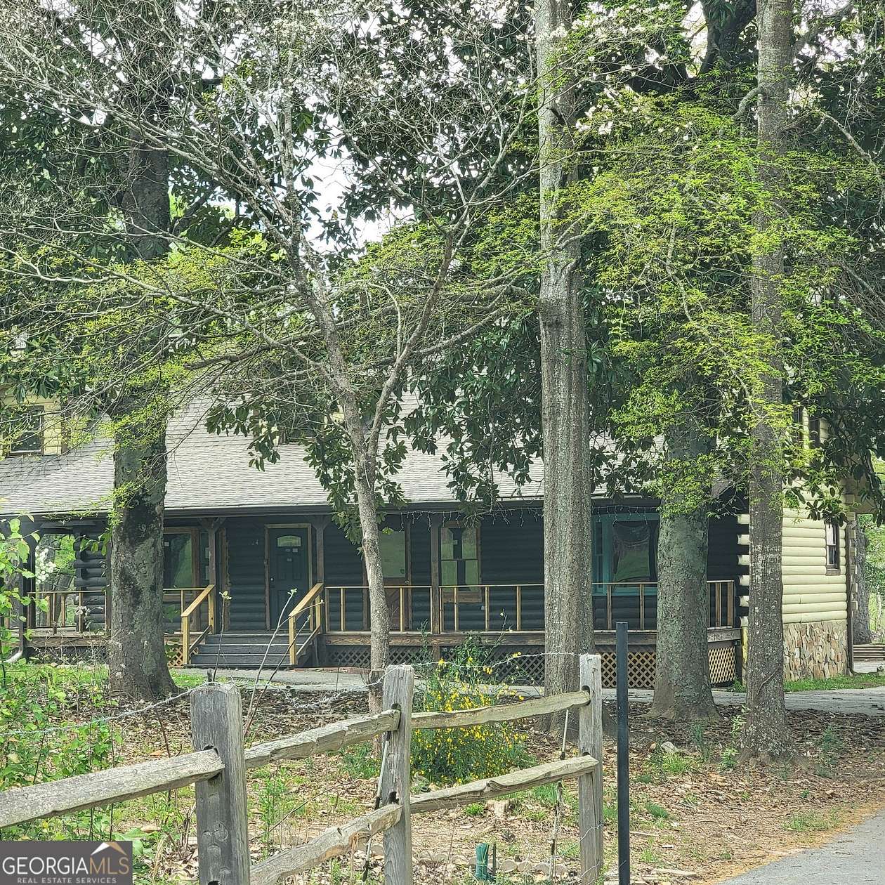 2.88 Acres of Land with Home for Sale in Grantville, Georgia